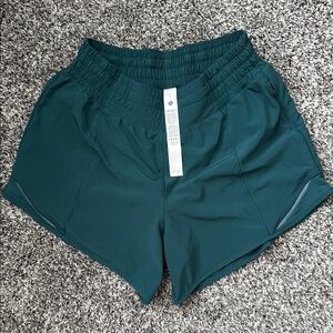 Lululemon 4” Hotty Hot shorts - size 6